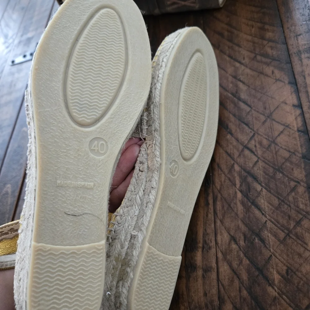 Toni Pons Verdi Cotton Espadrilles. Yellow. Size 9. New.
